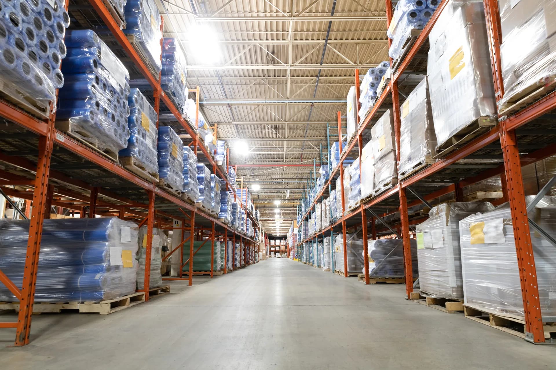 115,000 sq ft located in the heart of Canada, near CN rail terminal and major highways and infrastructure