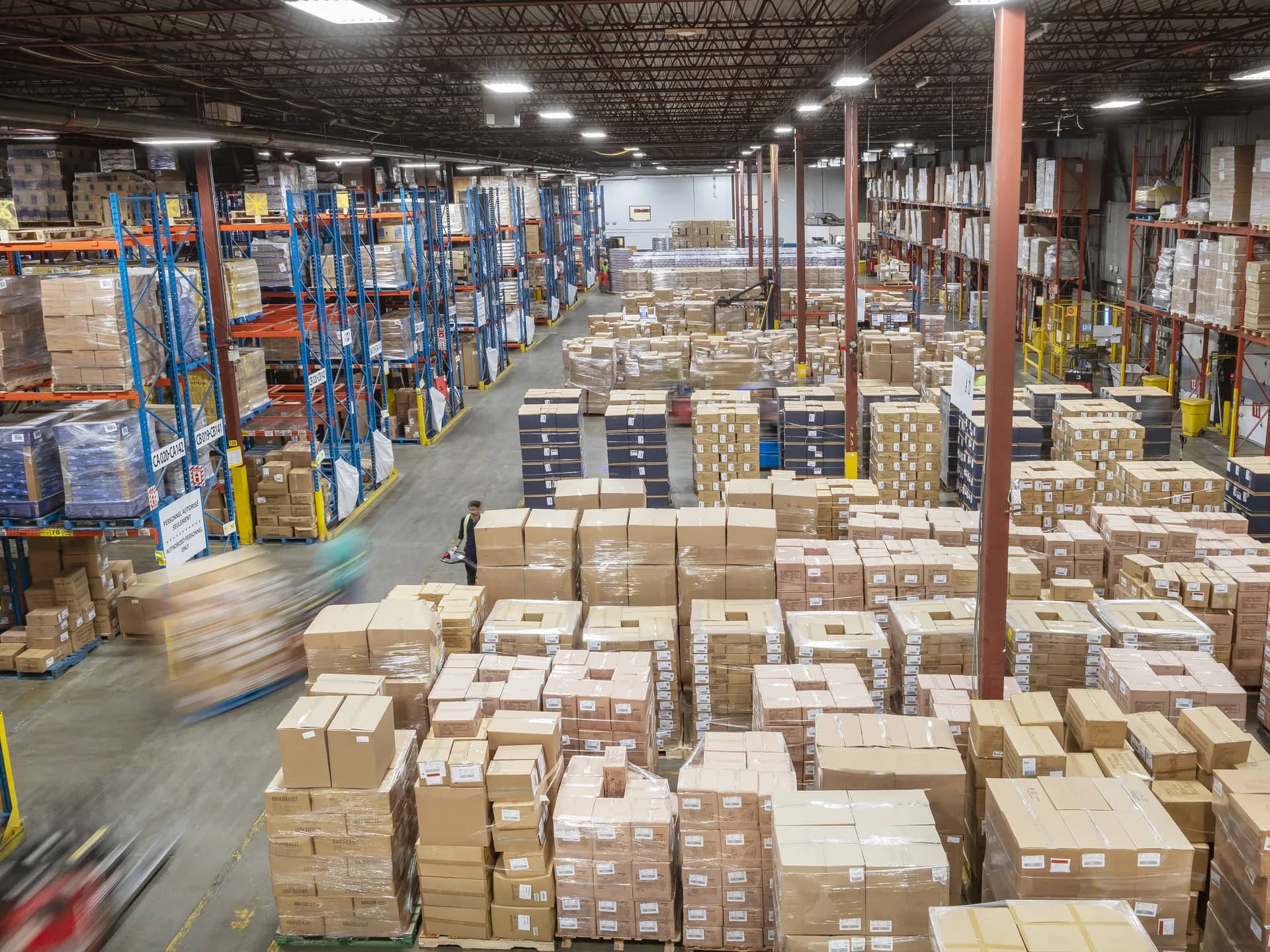 Warehouse in Saint-Laurent, Quebec